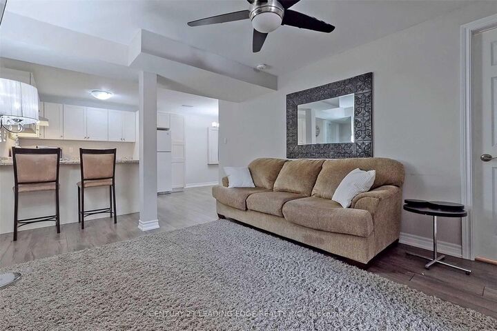 Photo de la propriété:  308 Elgin Street W  ON L1J 2P3 