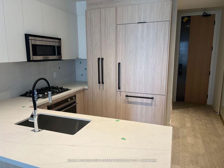 Property Photo:  123 Maurice Drive 313  ON L6K 2W6 