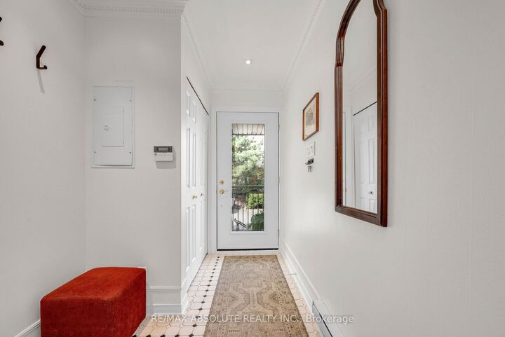 Property Photo:  20 Charlevoix Street 16  ON K1L 8K5 