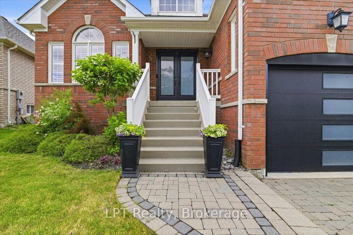 Property Photo: 71 Laprade Square ON L1C 0C9