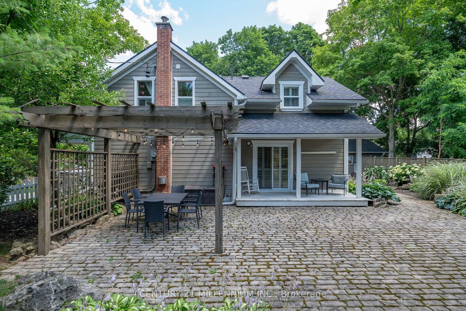 Property Photo:  255 Macdonald Street  ON L7C 1L8 