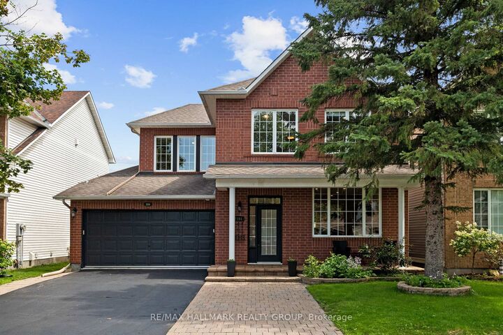 Property Photo: 2104 Sandy Oaks Drive ON K1W 1H5