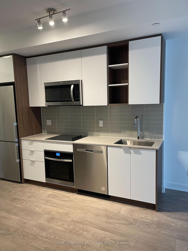 Property Photo: 543 Richmond St N/A W 931 ON M5V 1Y6