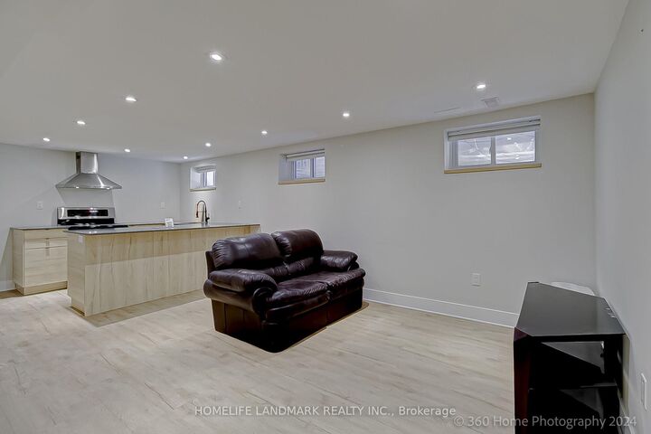 Property Photo: 206 Napier Street Bsmt ON L4M 1W8
