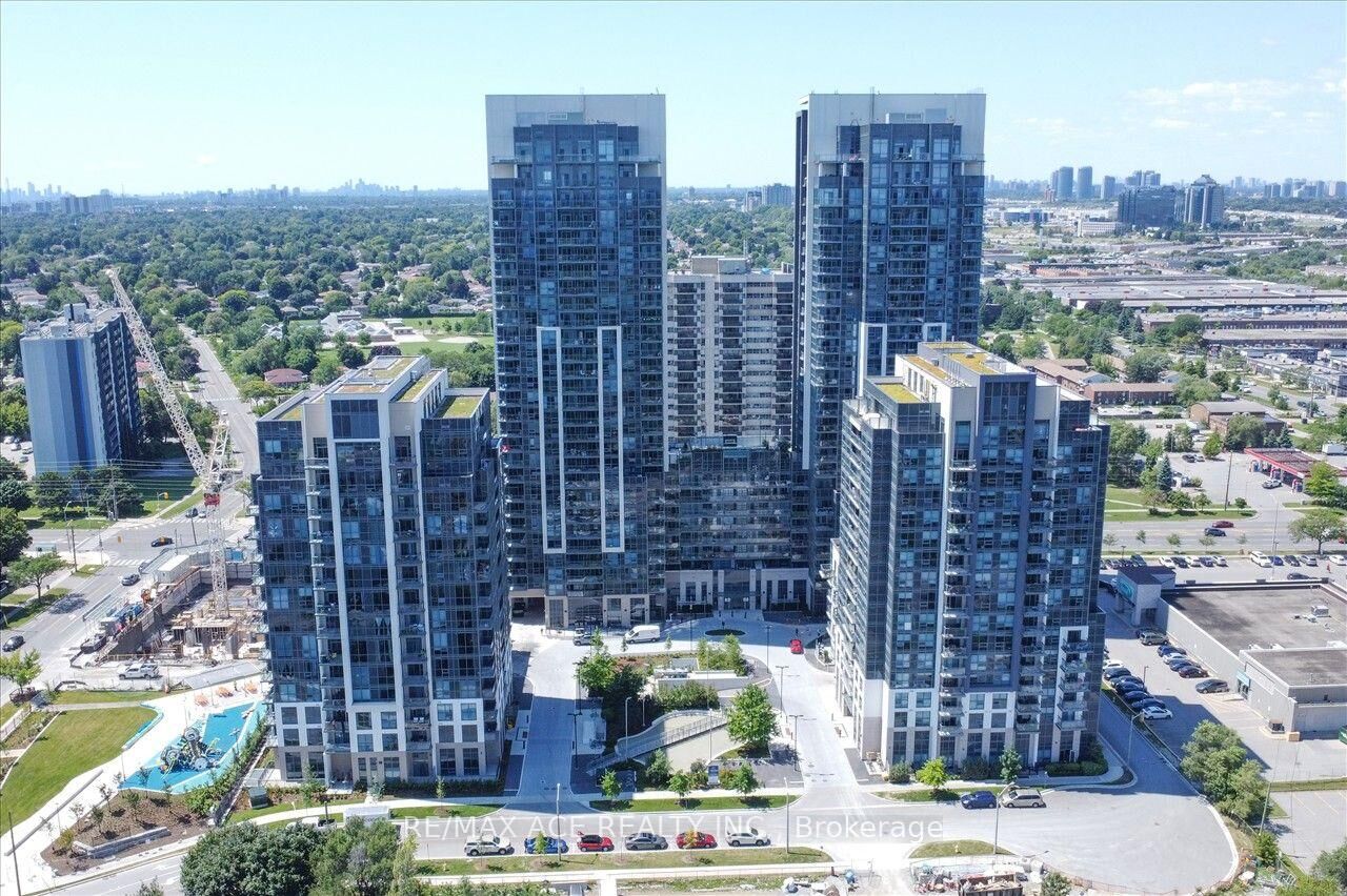 Property Photo:  30 Meadowglen Place 310  ON M1G 0A6 