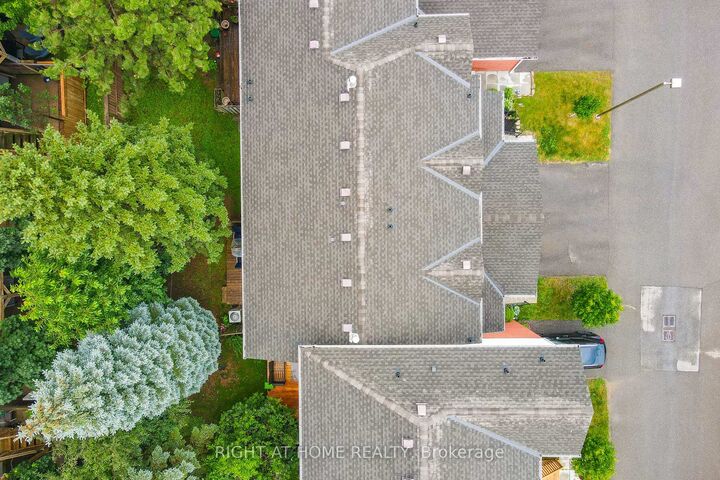 Property Photo: 3 Beverly Lane ON L7G 5L7