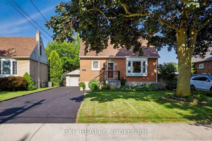Property Photo:  164 Charlotte Street  ON L8K 4V4 