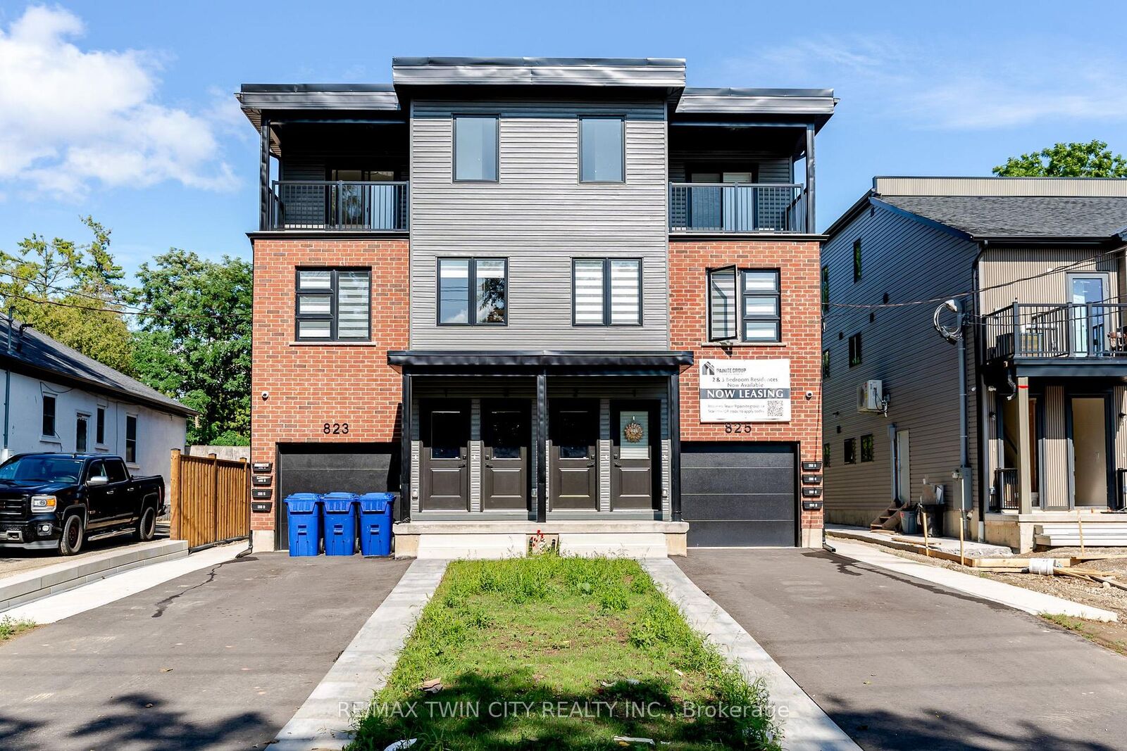 Property Photo:  825 Stirling Avenue S 4  ON N2M 3K4 