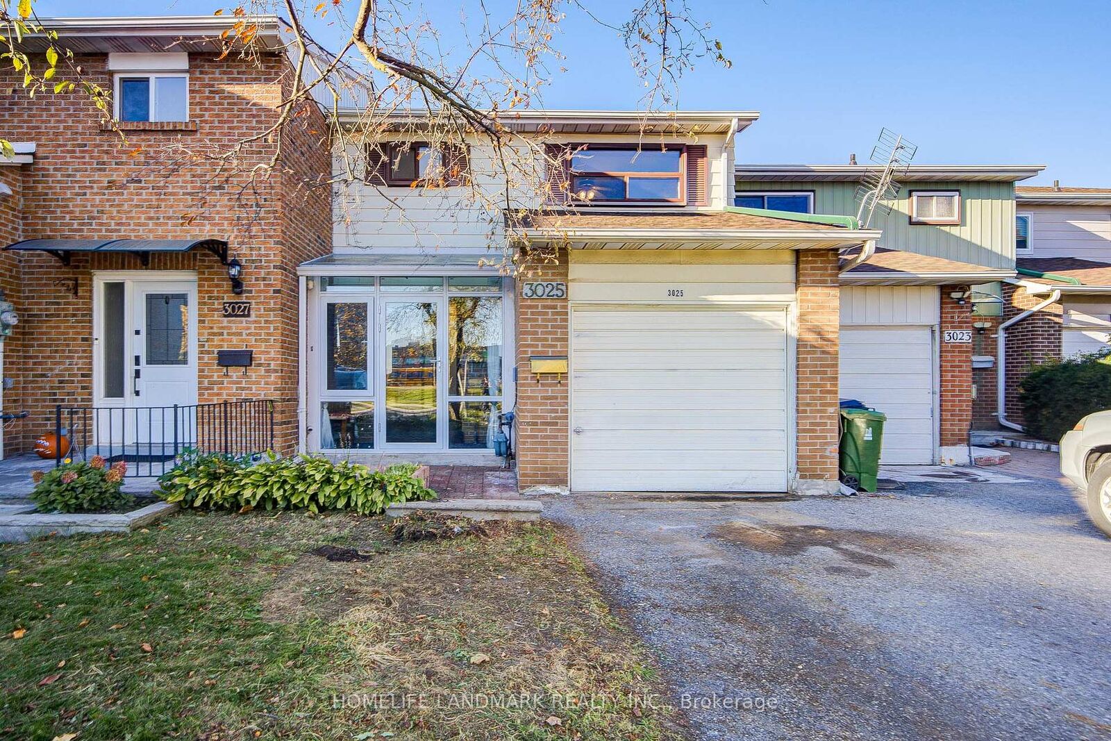 Property Photo: 3025 Bridletowne Circle ON M1W 2C9