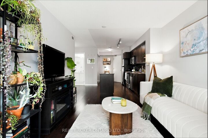 Property Photo: 215 Fort York Boulevard 1312 ON M5V 4A2