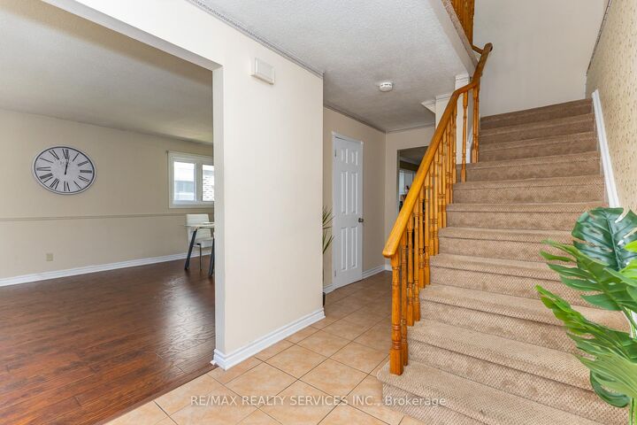 Property Photo: 1217 Gloucester Square ON L1V 3P7