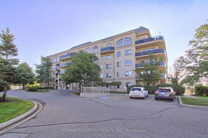 Property Photo: 3 Dayspring Circle 207 ON L6P 1B7