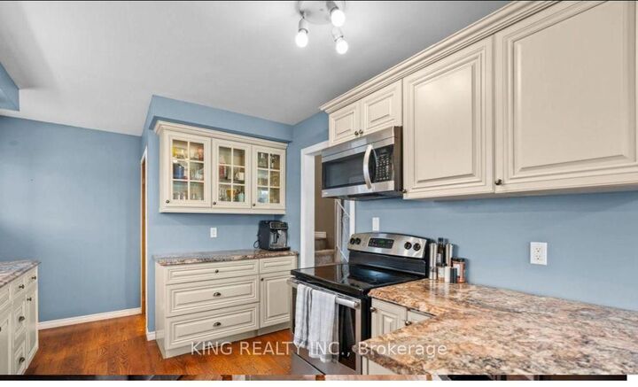 Property Photo:  255 Woodward Avenue  ON K9L 1K1 