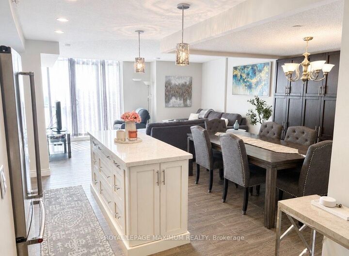 Property Photo: 800 Lawrence Avenue W 814 ON M6A 1C3