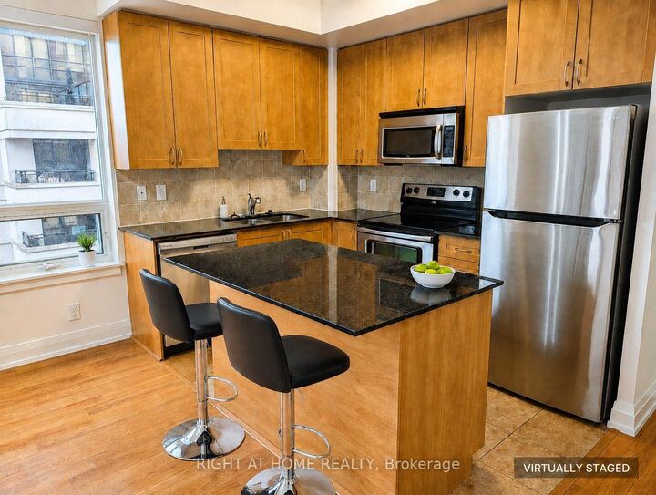Property Photo:  1060 Sheppard Avenue W 305  ON M3J 0G7 