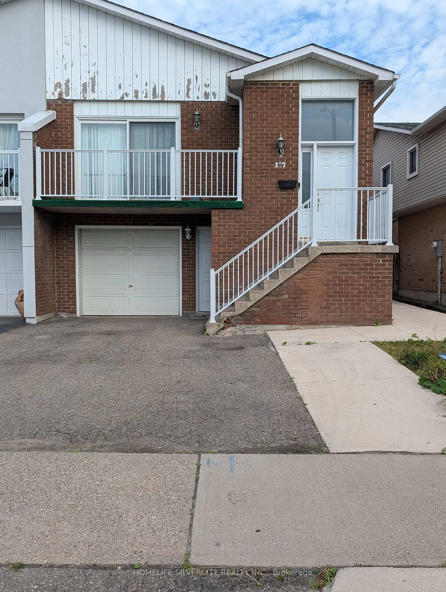 Property Photo:  117 Simmons Boulevard  ON L6V 3X4 