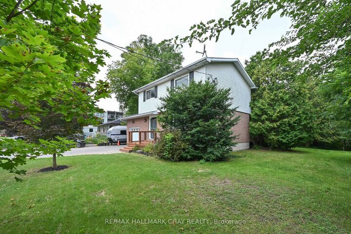 Property Photo: 34 Boyne Crescent ON L9R 1K5