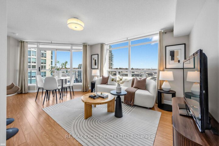 Property Photo:  340 Watson Street 916  ON L1N 9G1 