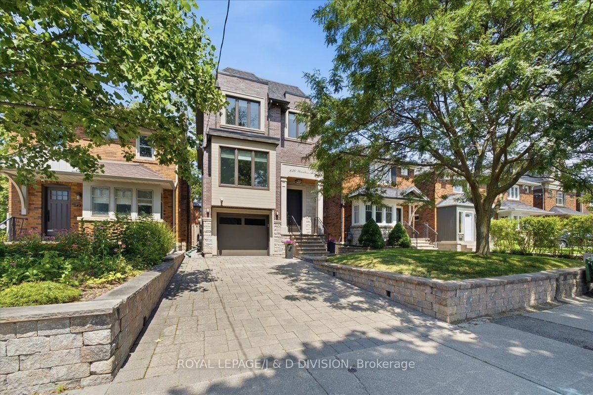 Property Photo: 130 Wanless Avenue ON M4N 1W2