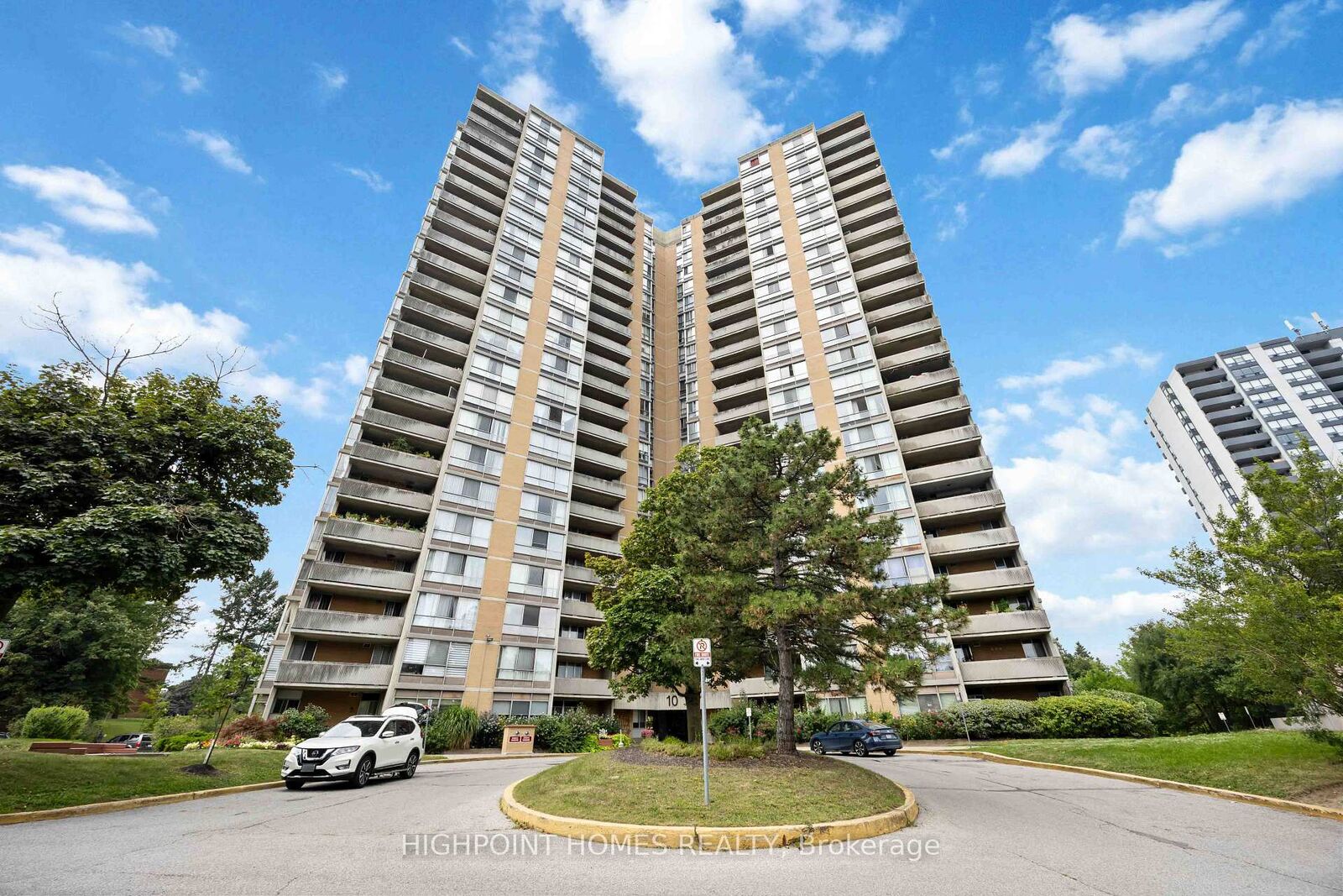 Property Photo: 10 Martha Eaton Way 109 ON M6M 5B3