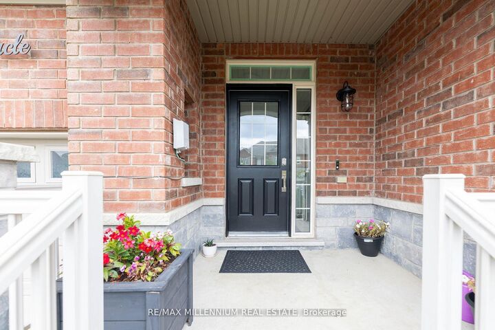 Property Photo:  9 Pendulum Circle  ON L6R 3N5 