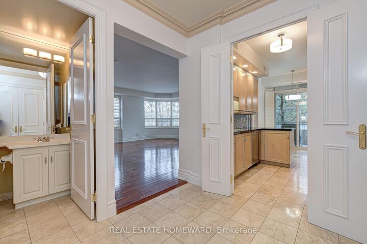 Property Photo: 10 Old York Mills Road 206 ON M2P 2G9
