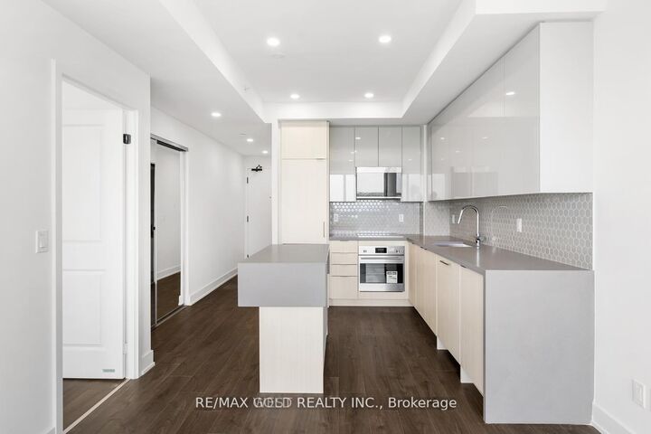 Property Photo:  2489 Taunton Road 716  ON L6H 3R9 