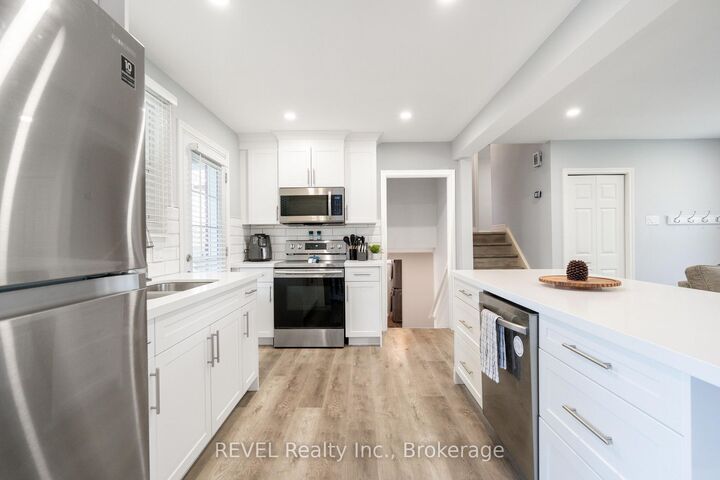 Property Photo:  4480 Queensway Gardens  ON L2E 6P7 