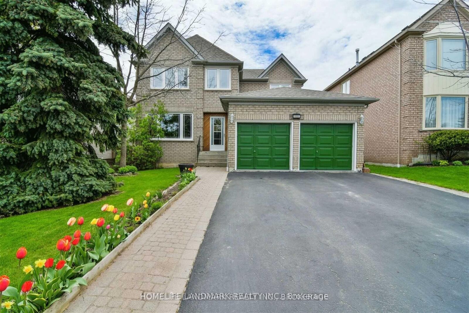 Property Photo:  2914 Peacock Drive  ON L5M 5S2 