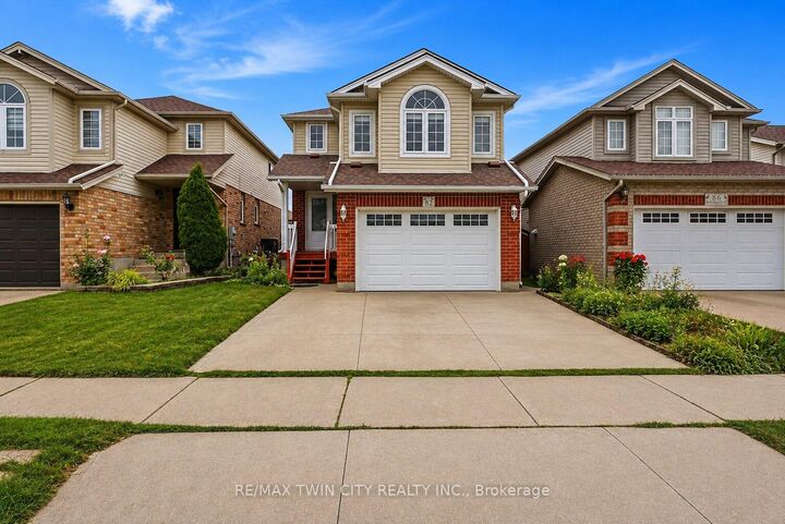 82 Bridlewreath Street — photo 1