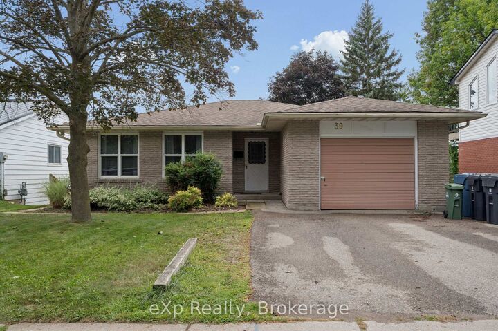39 Keats Crescent — photo 1