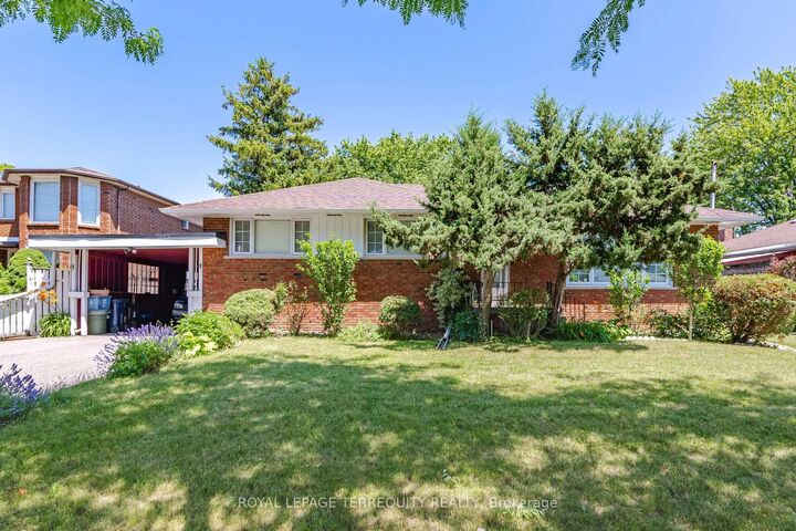 879 Scarborough Golf Club Road — photo 1