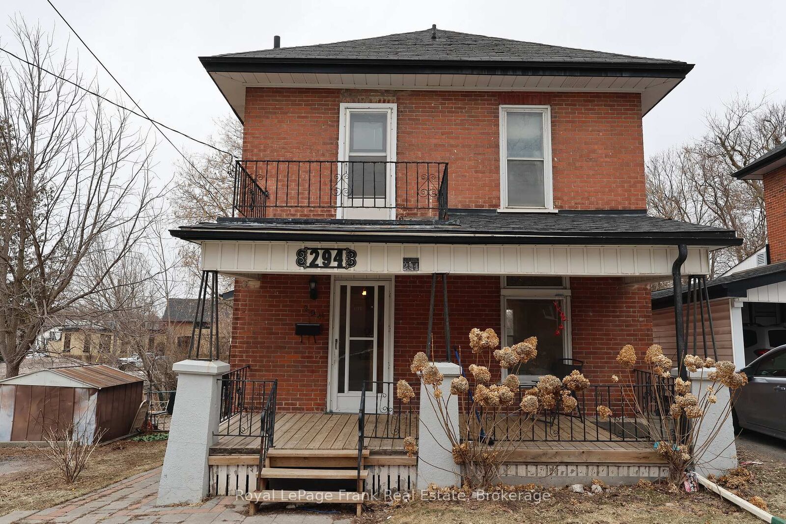 Photo de la propriété: 294 Parkhill Road W ON K9H 3H7