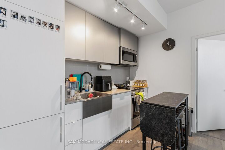 Property Photo: 270 Dufferin Street Ph01 ON M6K 0H8
