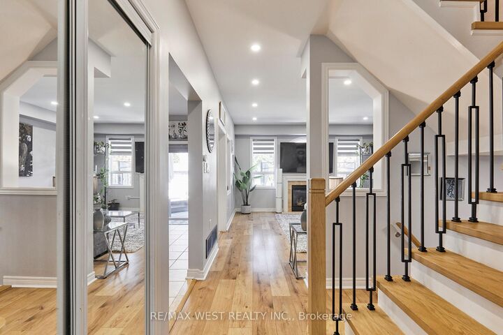 Property Photo:  67 Kenilworth Crescent  ON L1M 2M7 