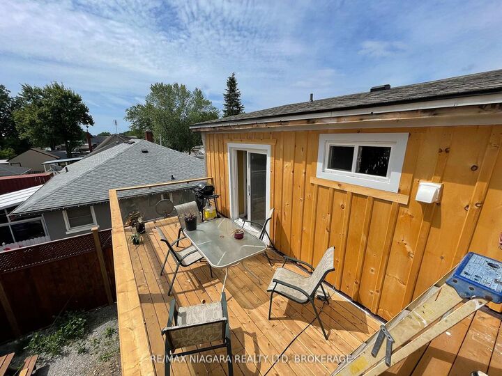 Property Photo:  335 Wellington Street  ON L3K 2K4 