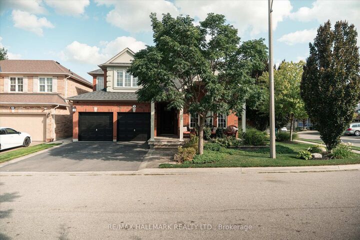 32 Redcastle Street — photo 1