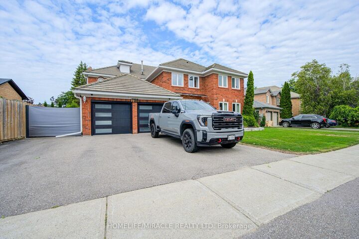 Property Photo: 756 Kingsmere Avenue ON L3X 1K6
