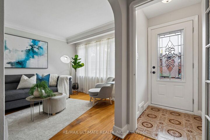 Property Photo: 124 Hope Street ON M6E 1K1
