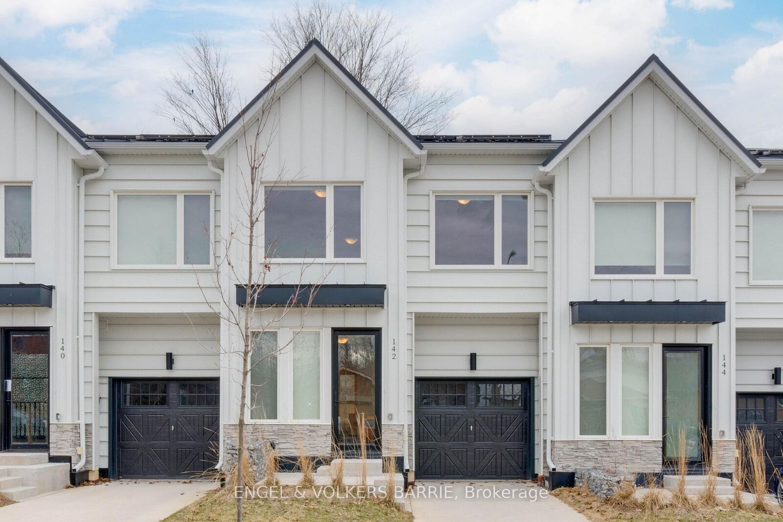 Property Photo: 142 Athabaska Road ON L4N 8E5