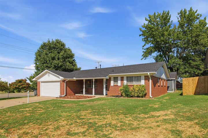 Property Photo: 1505 S 77th East OK 74112