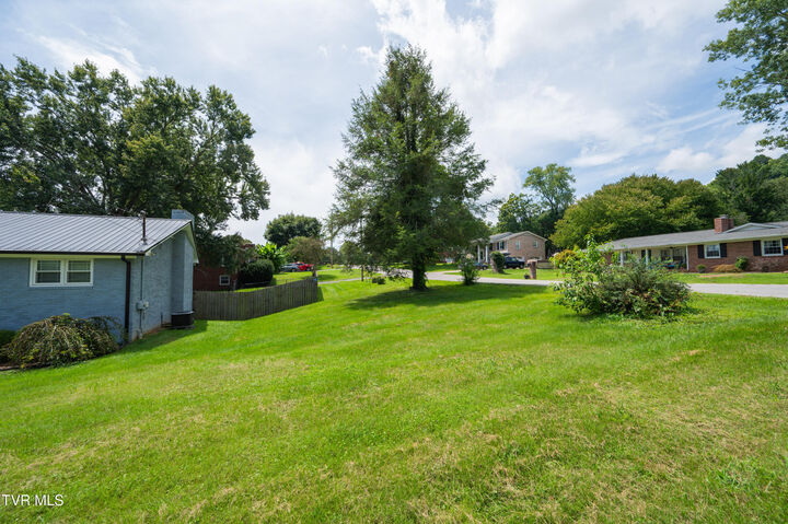 Property Photo: 513 Beechwood Drive TN 37663