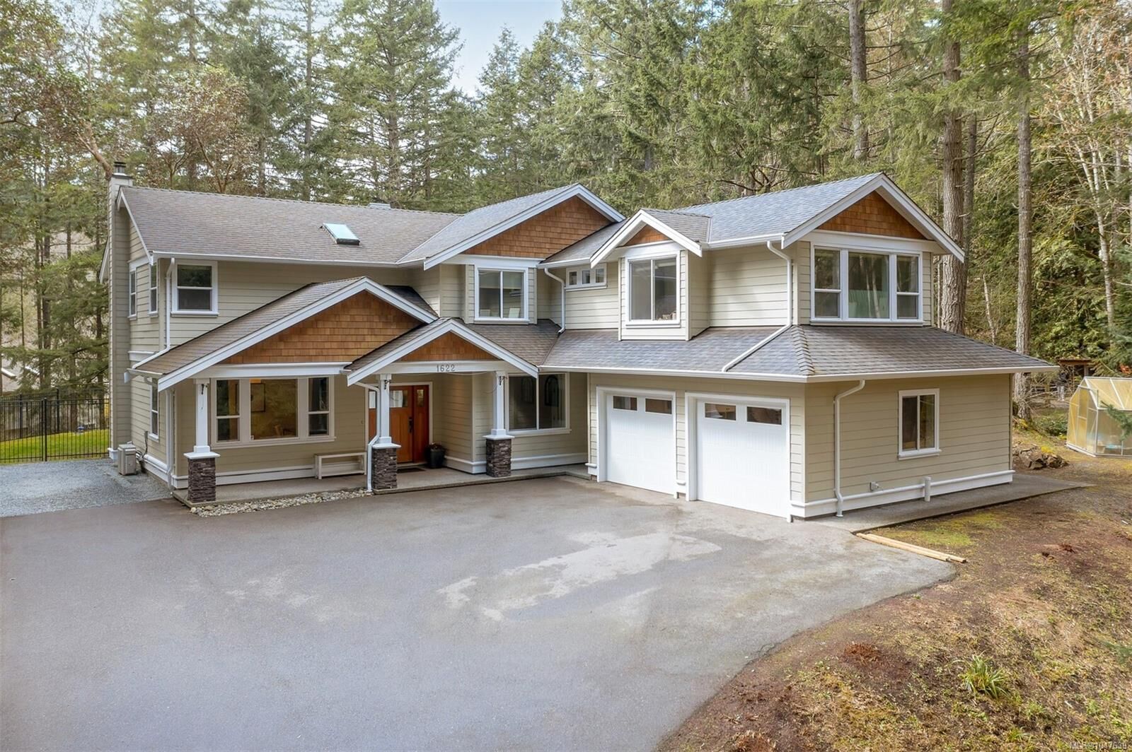 Property Photo: 1622 Millstream Rd BC V9B 6G4