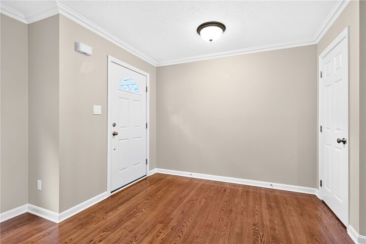Property Photo:  1066 Woodlawn Dr  PA 15317 