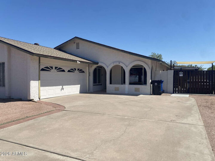 Property Photo: 2221 W El Moro Avenue AZ 85202