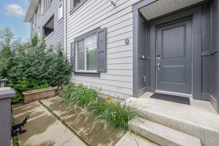 Property Photo: 15489 99A Avenue 40 BC V3R 0G9
