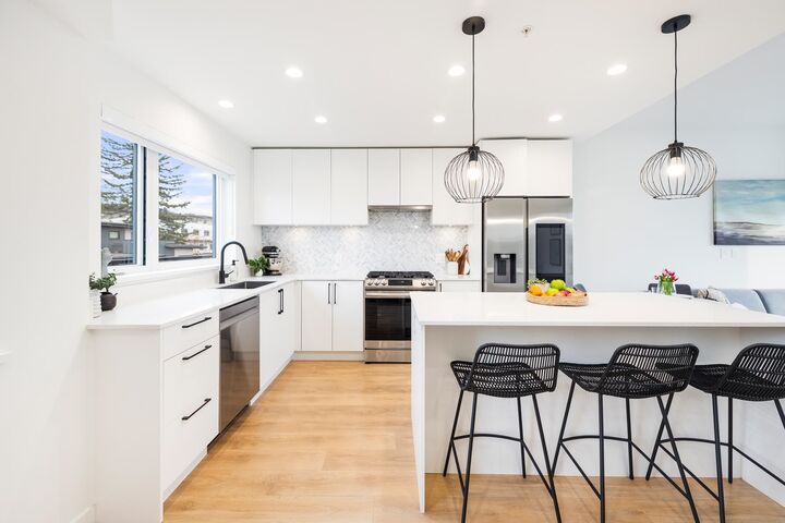 Property Photo: 545 E 2nd Street 444 BC V7L 1E1