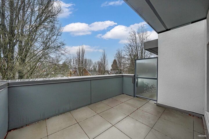 Property Photo: 2071 E 1st Avenue BC V5N 1B6