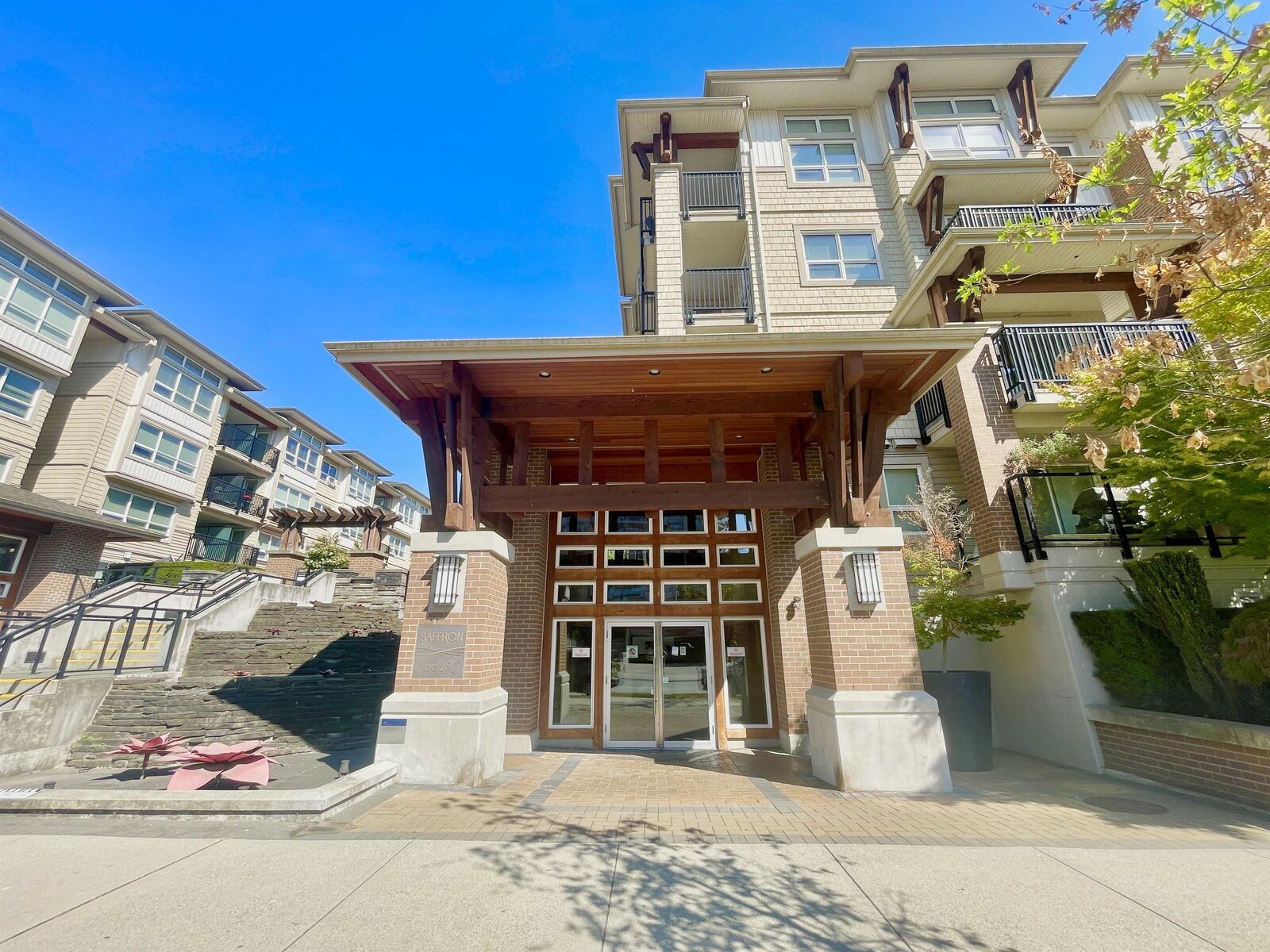 Property Photo: 8600 Park Road 301 BC V6Y 0C3
