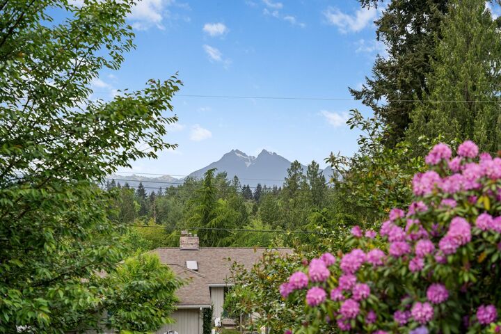 Property Photo: 24244 60 Avenue BC V3A 6H4